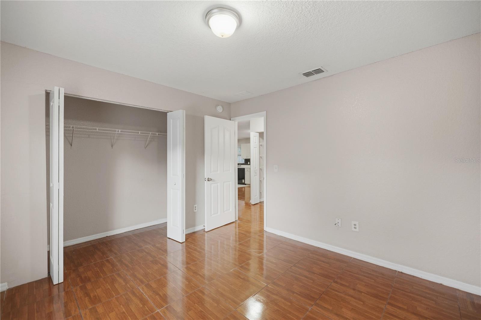 SILVER SPGS SHORES UN 09 - Residential Lease