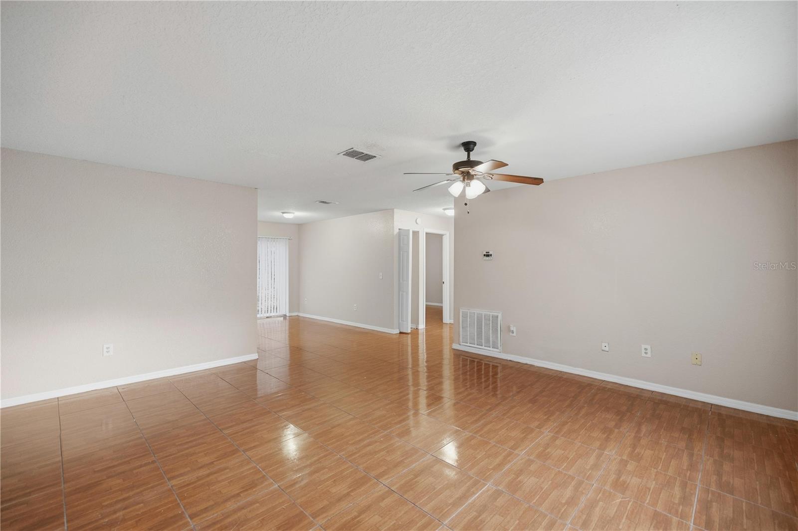 SILVER SPGS SHORES UN 09 - Residential Lease