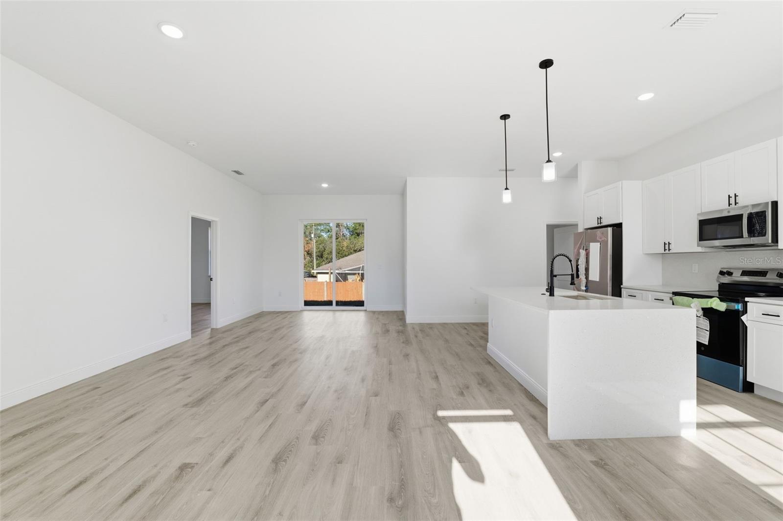 MARION OAKS - Residential