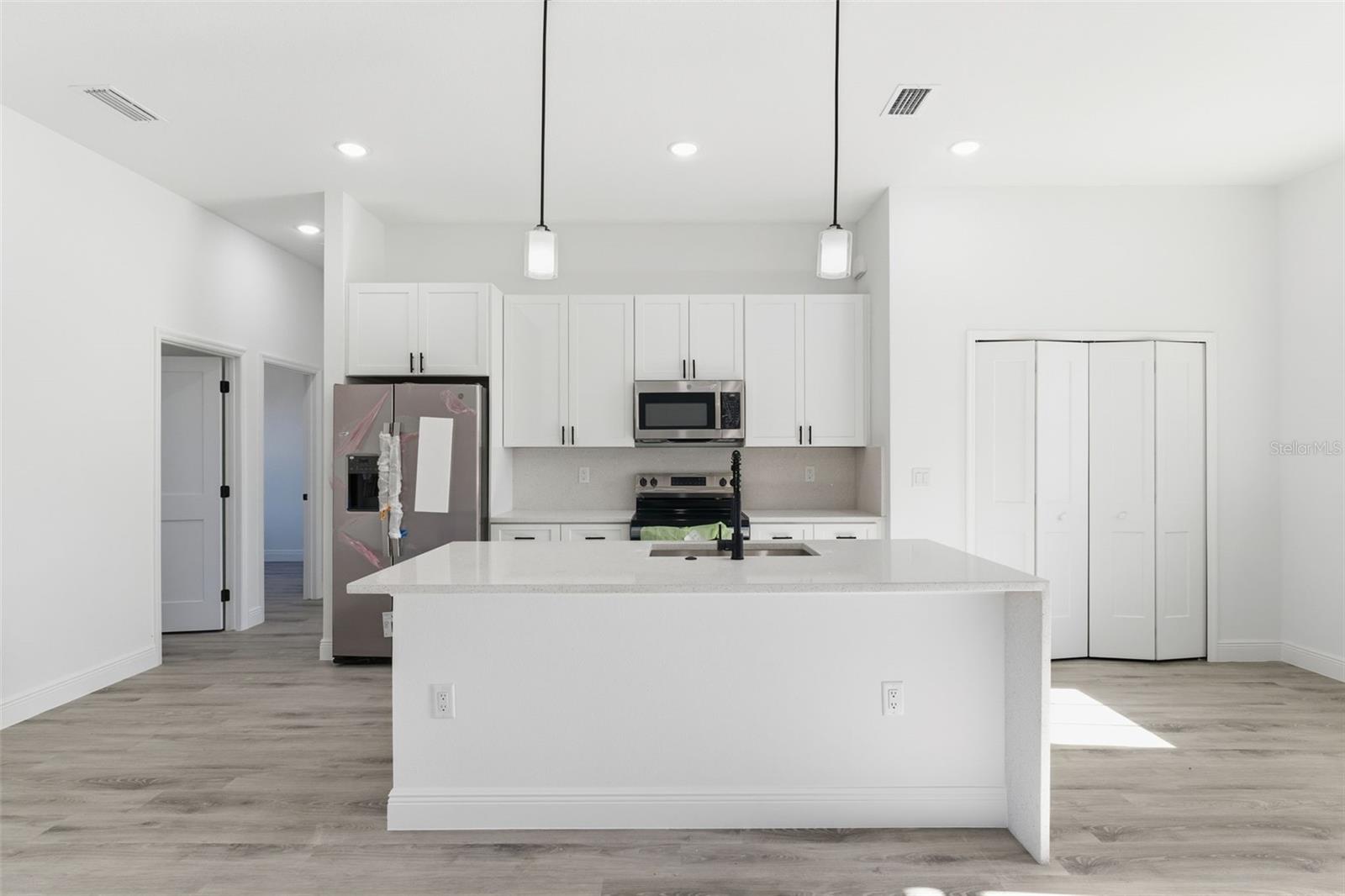 MARION OAKS - Residential