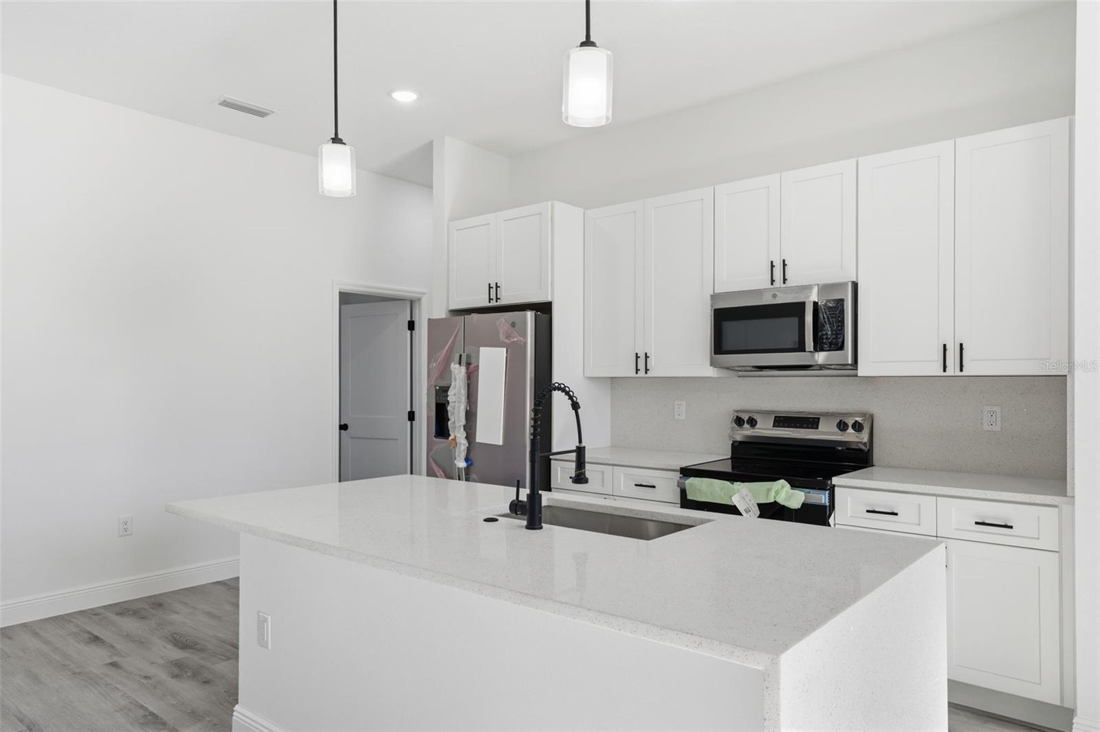 MARION OAKS - Residential