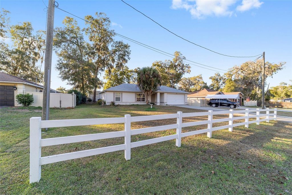 Photo of 5592 NW 57th Avenue, Ocala, FL 34482 (MLS # OM716399)