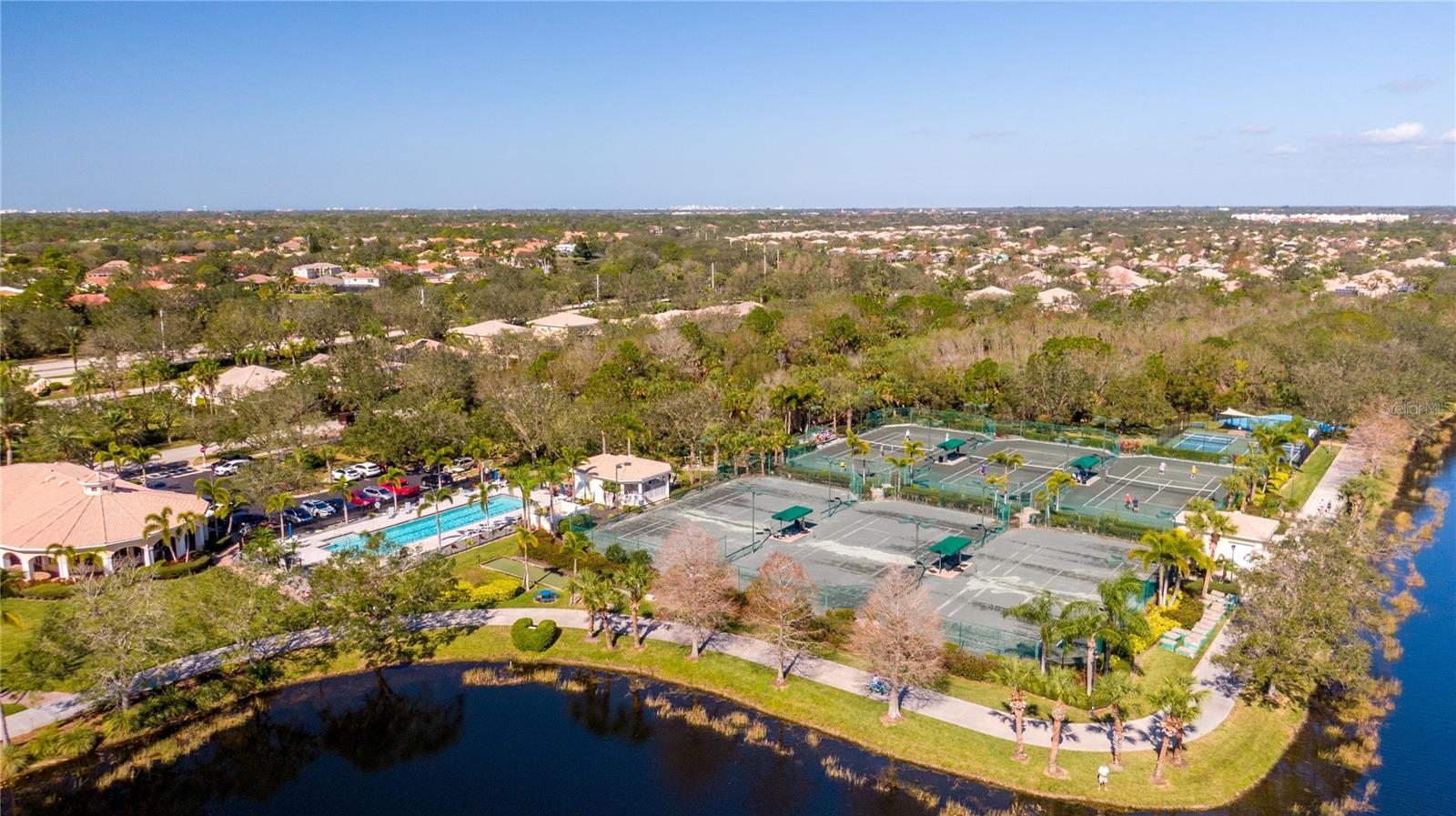 VILLAGEWALK - Residential