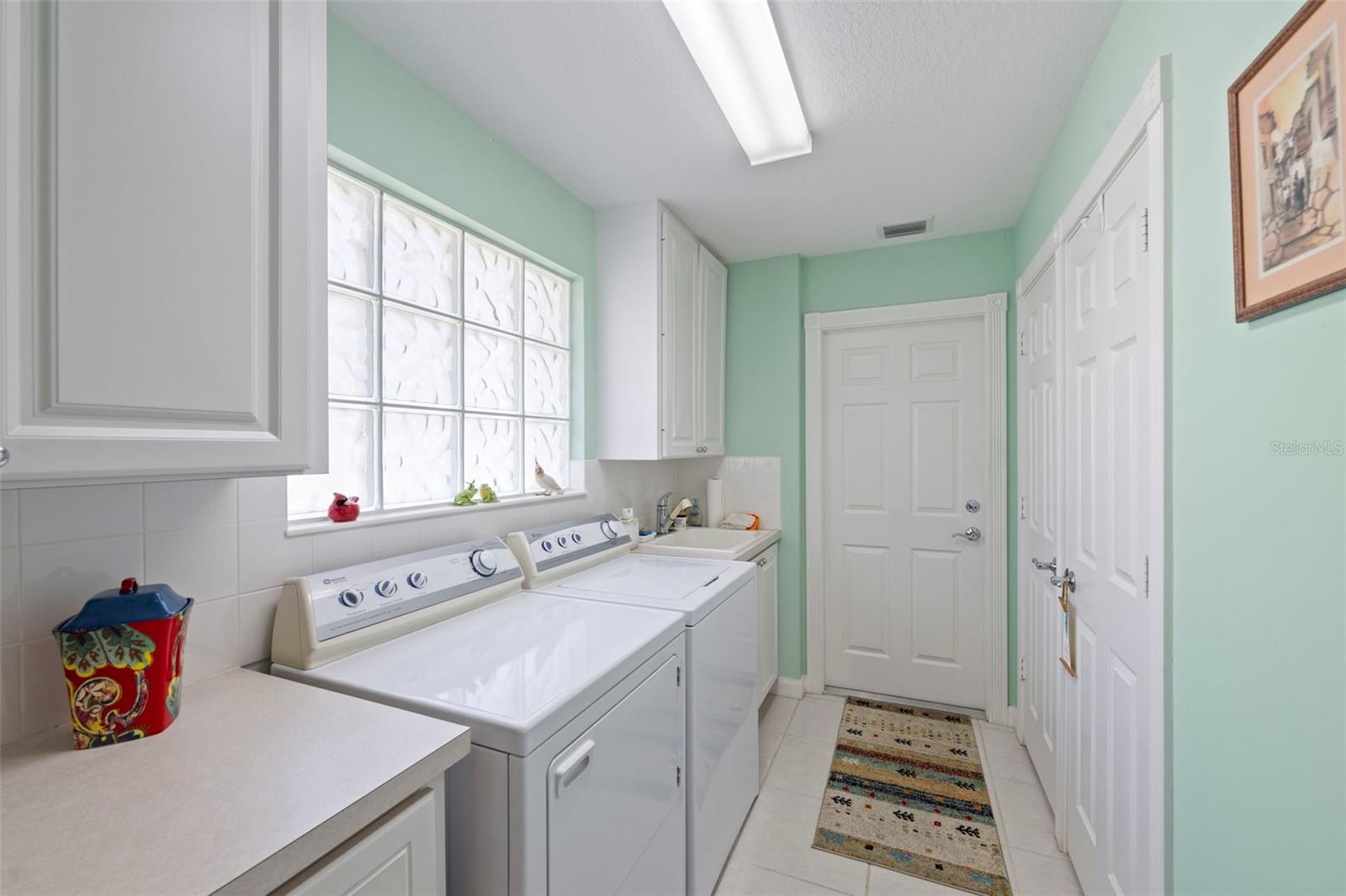 VILLAGEWALK - Residential