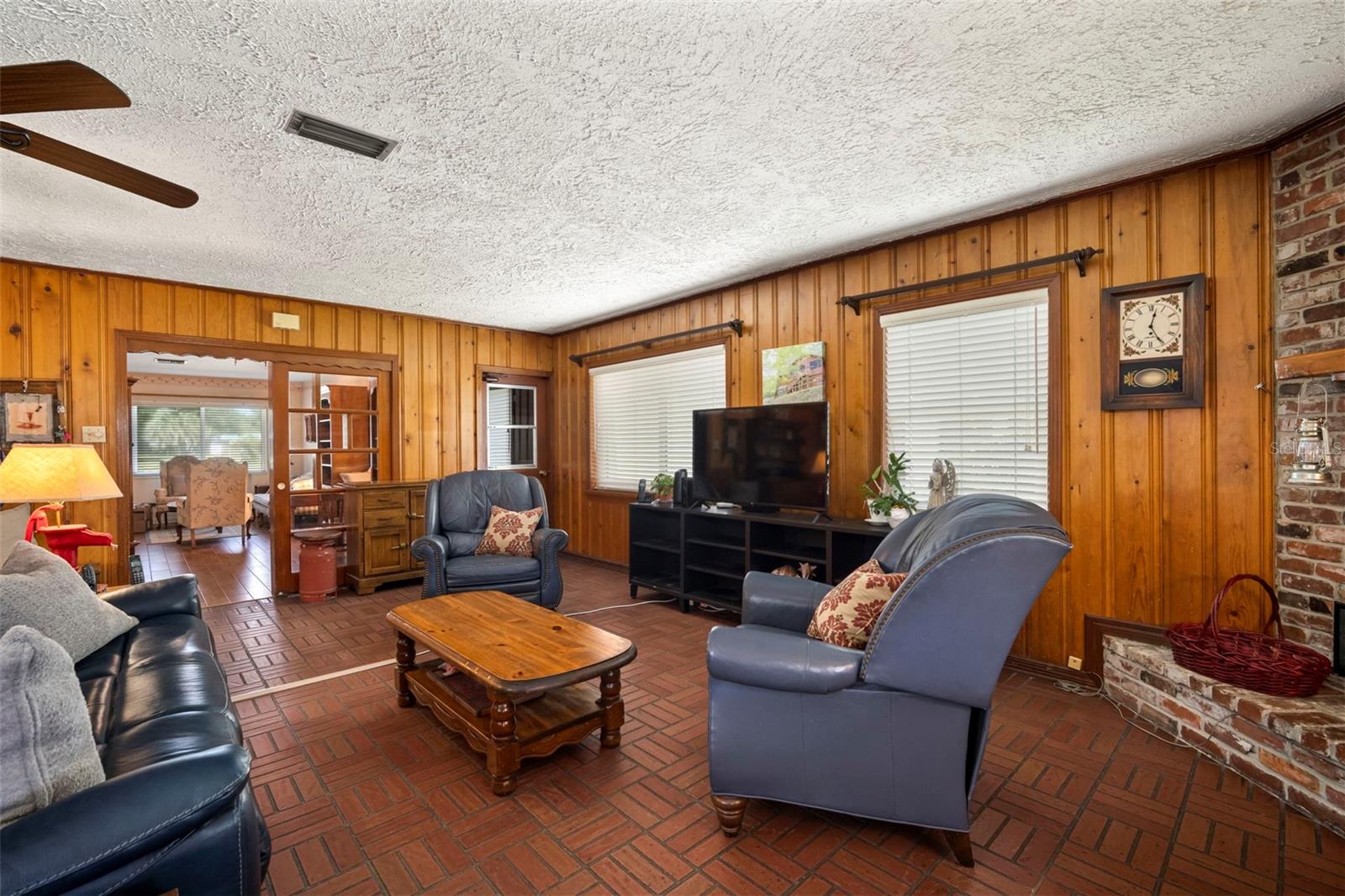 BRANDON OAK GROVE ESTATES - Residential