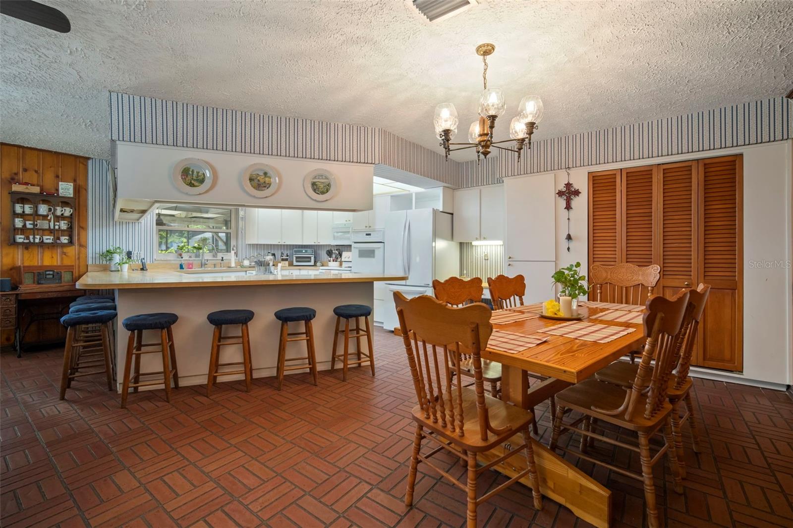 BRANDON OAK GROVE ESTATES - Residential