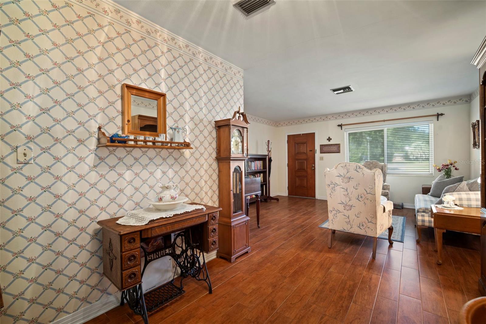 BRANDON OAK GROVE ESTATES - Residential