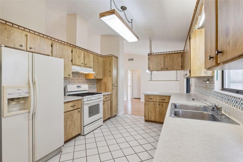 Tiny photo for 37 Gordon Court, Leesburg, FL 34788 (MLS # G5118256)