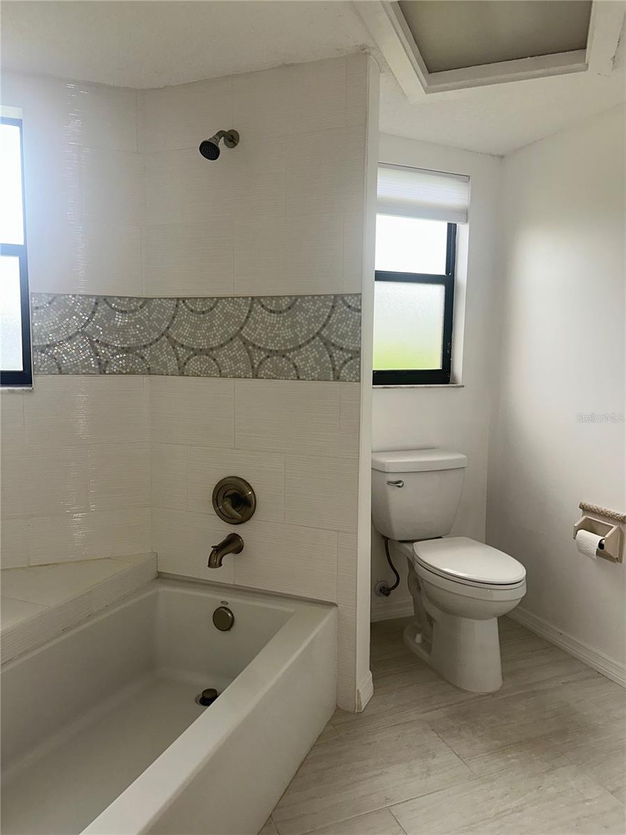 GREENBROOK ESTATES - Residential Lease