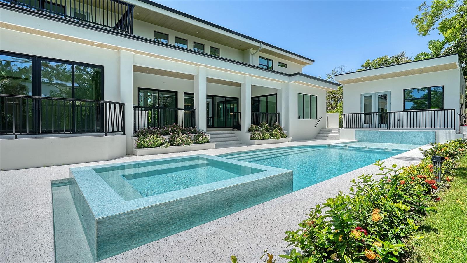 1607 FLOWER DRIVE