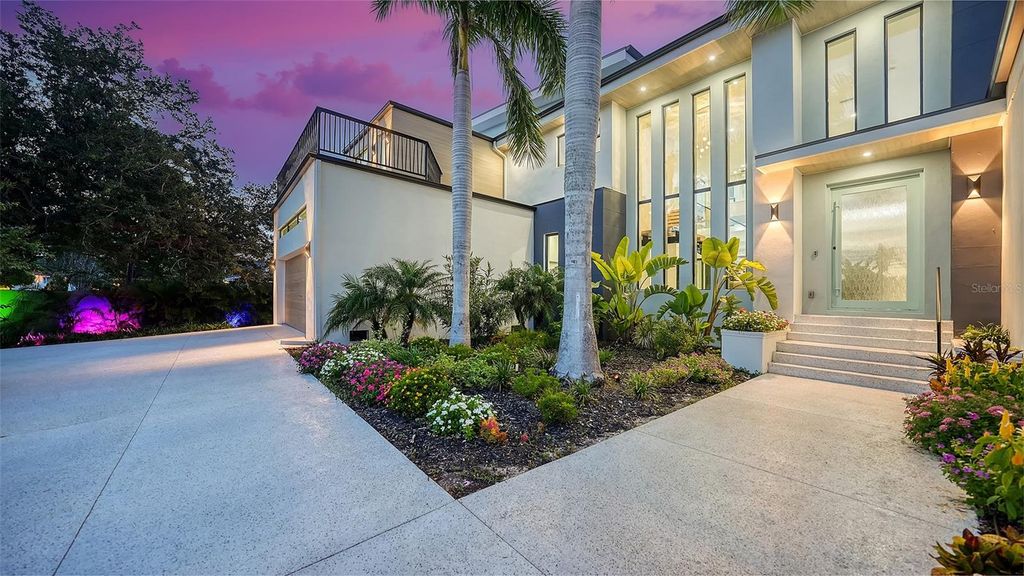 Photo of 1607 Flower Drive, Sarasota, FL 34239 (MLS # A4653737)