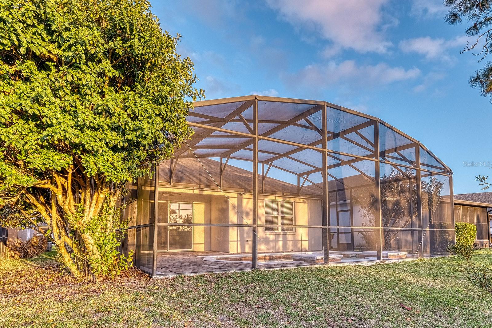 HUNTERS CREEK TR 526 PH 02 43/22 - Residential