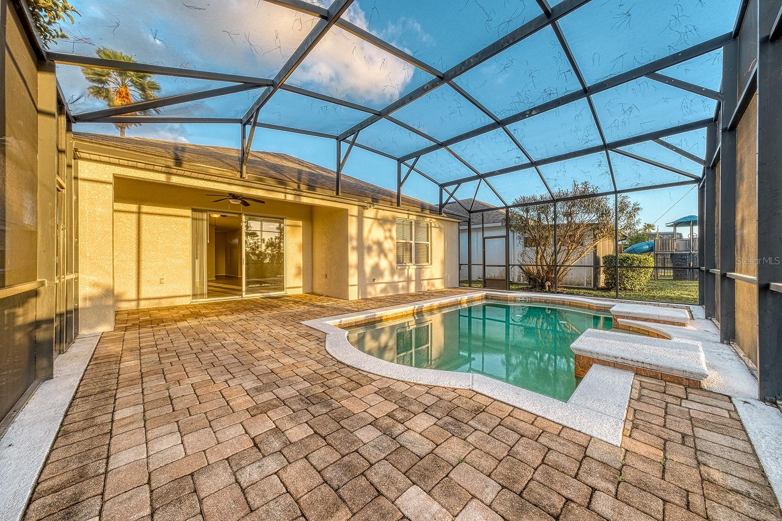 HUNTERS CREEK TR 526 PH 02 43/22 - Residential