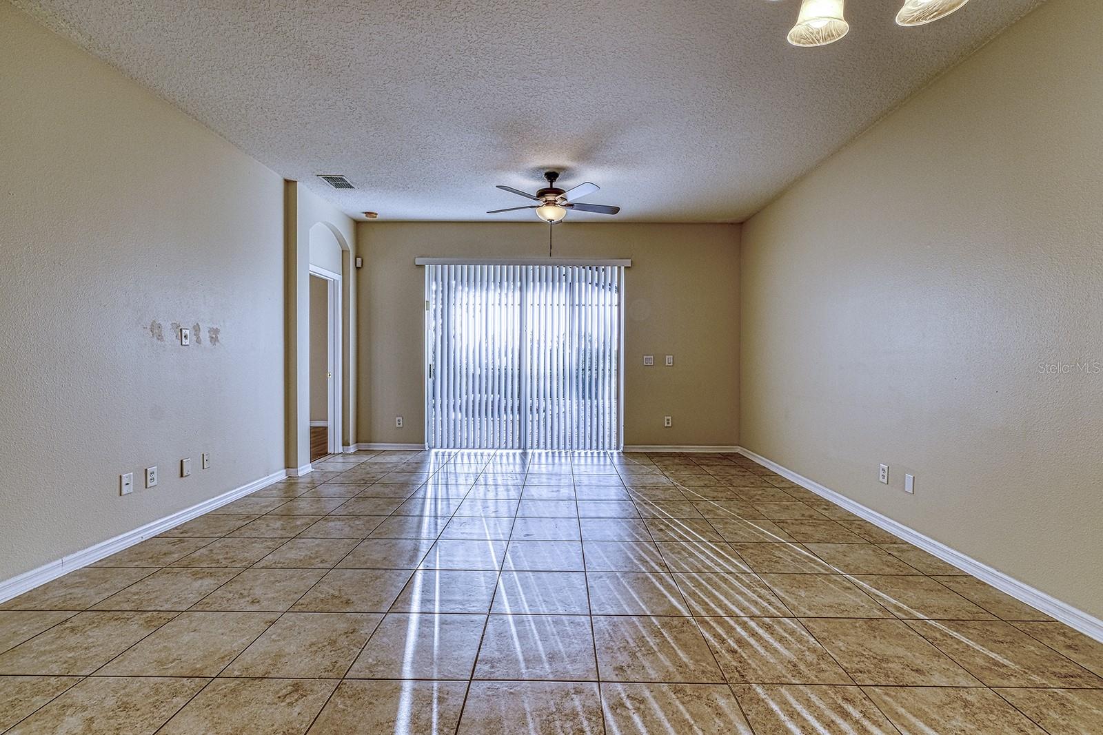 HUNTERS CREEK TR 526 PH 02 43/22 - Residential