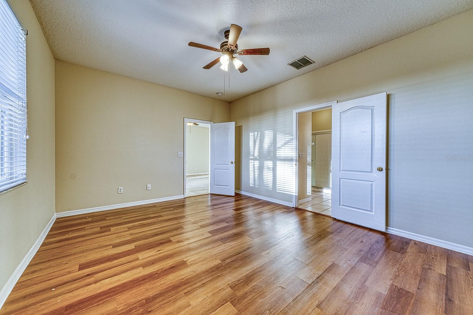 HUNTERS CREEK TR 526 PH 02 43/22 - Residential