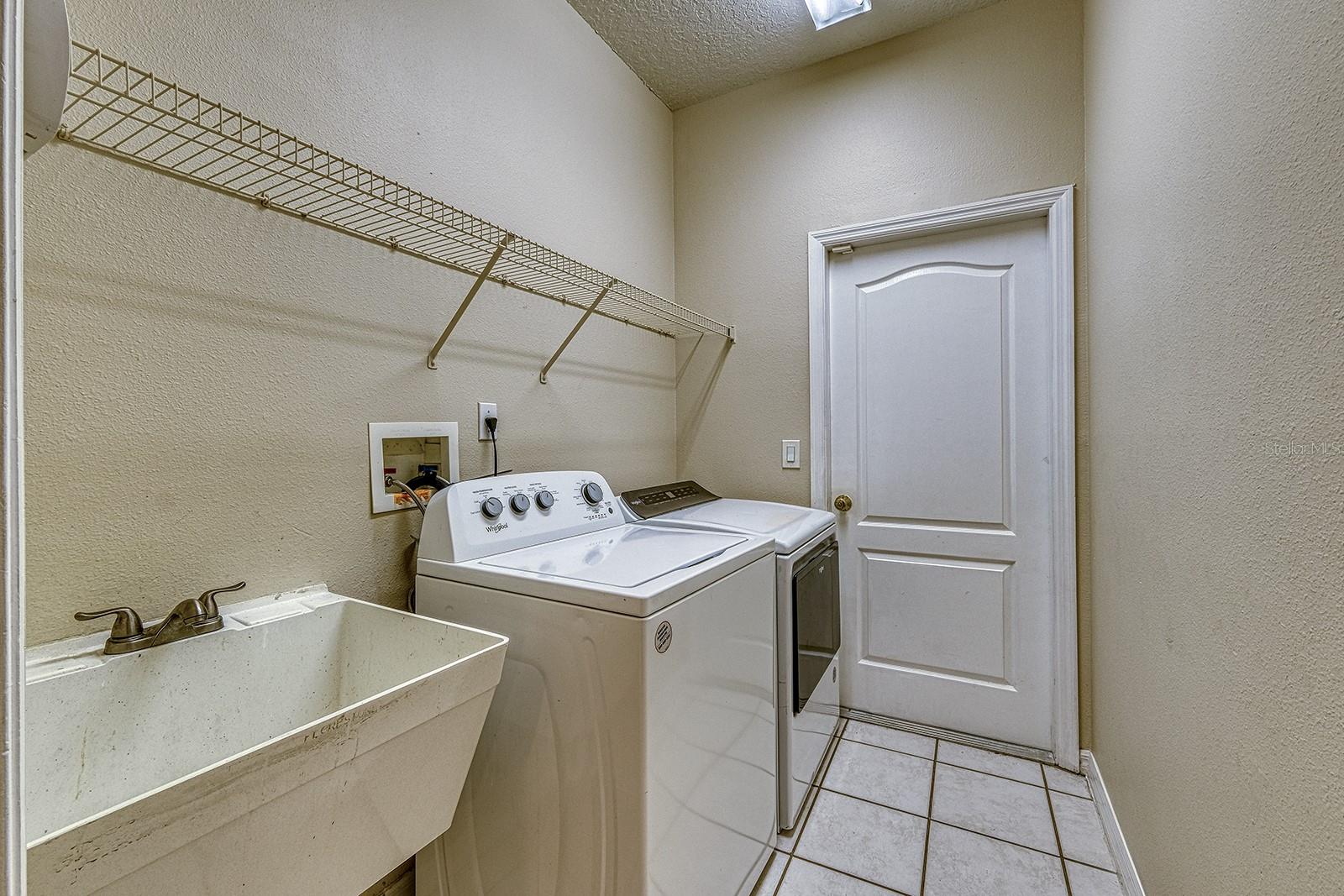 HUNTERS CREEK TR 526 PH 02 43/22 - Residential