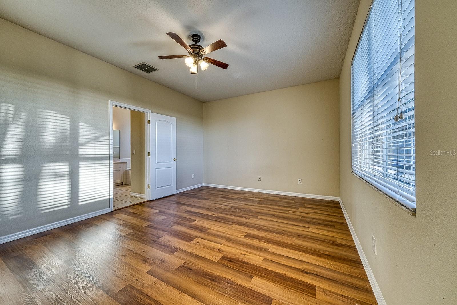 HUNTERS CREEK TR 526 PH 02 43/22 - Residential