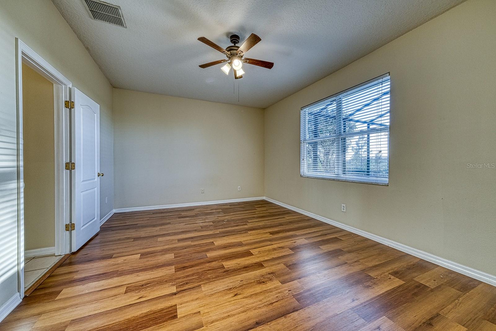 HUNTERS CREEK TR 526 PH 02 43/22 - Residential