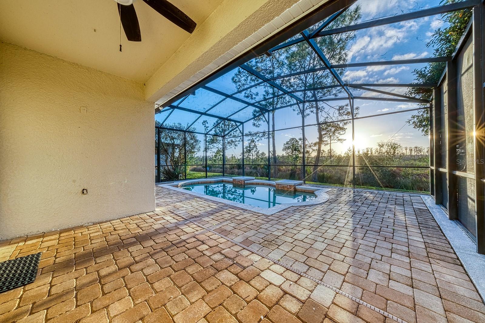 HUNTERS CREEK TR 526 PH 02 43/22 - Residential