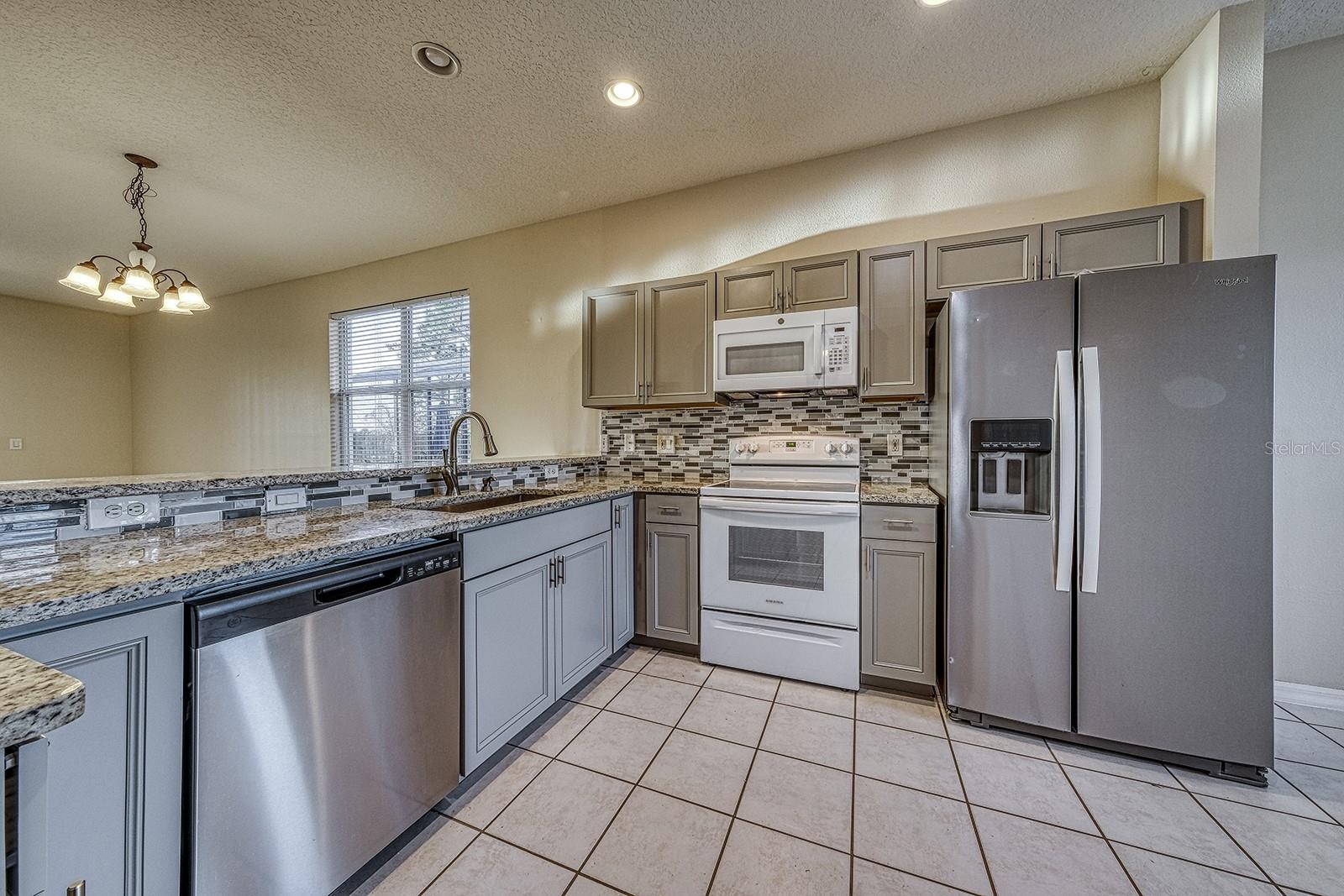 HUNTERS CREEK TR 526 PH 02 43/22 - Residential