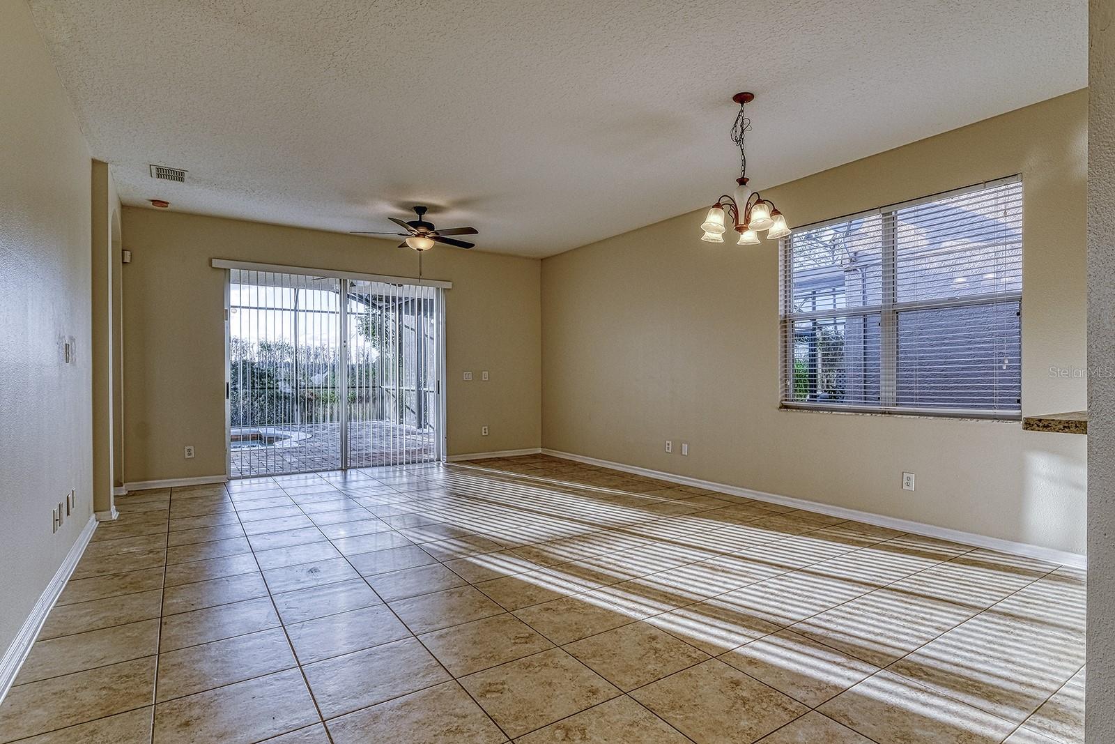 HUNTERS CREEK TR 526 PH 02 43/22 - Residential