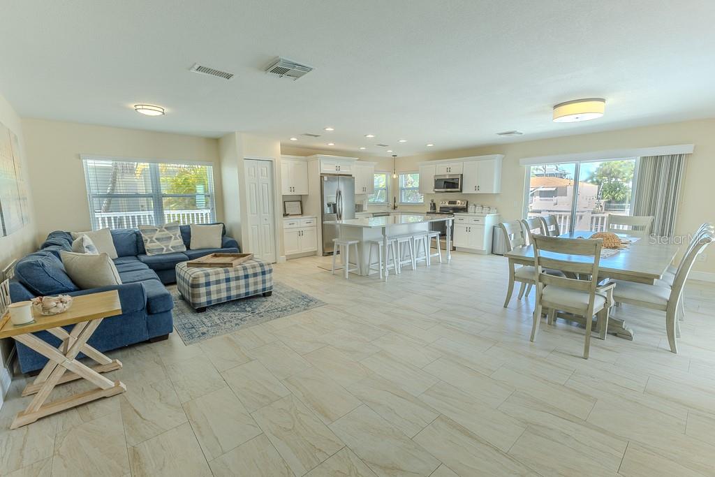 FLOR A MAR - Residential