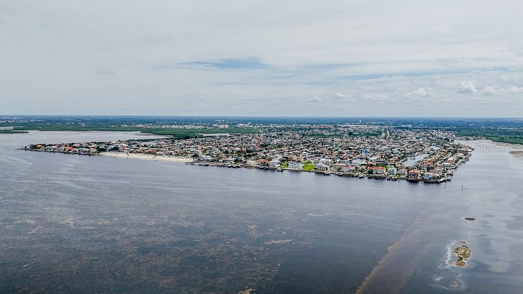 FLOR A MAR - Residential