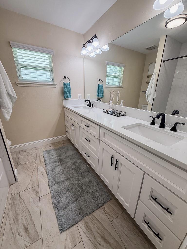 FLOR A MAR - Residential