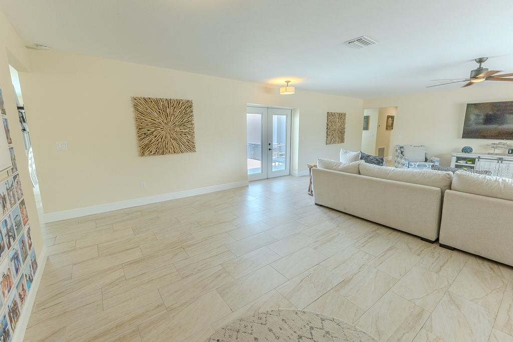 FLOR A MAR - Residential