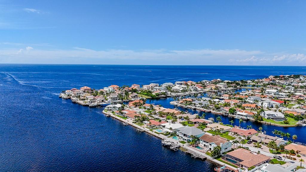 FLOR A MAR - Residential