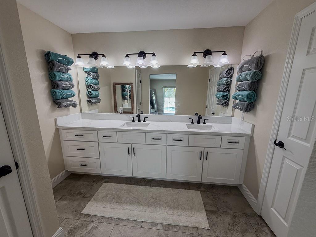 FLOR A MAR - Residential