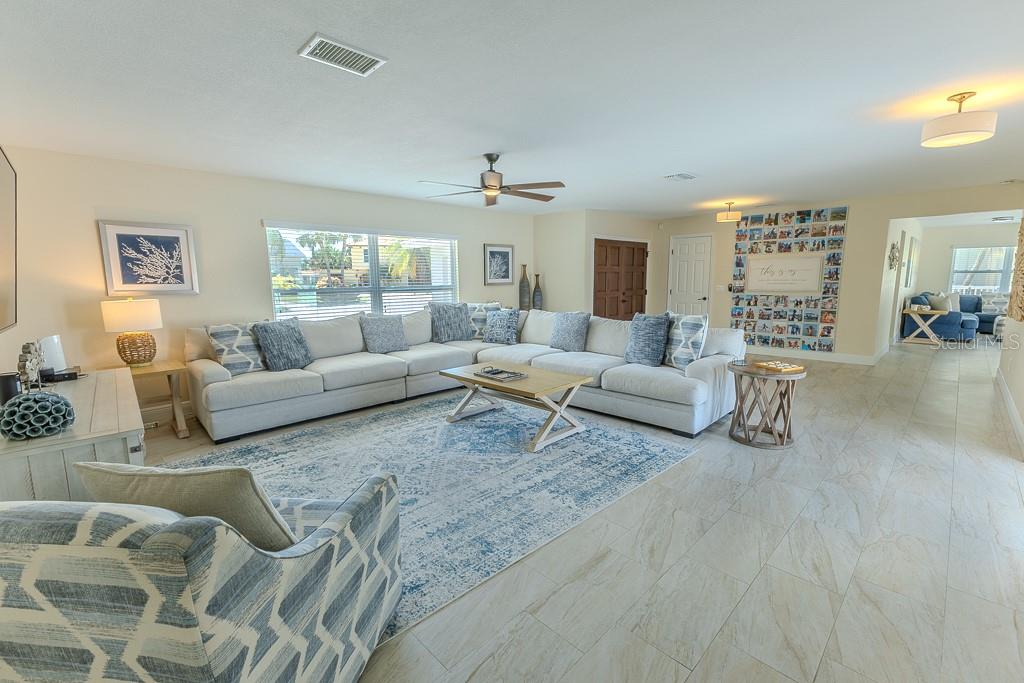 FLOR A MAR - Residential