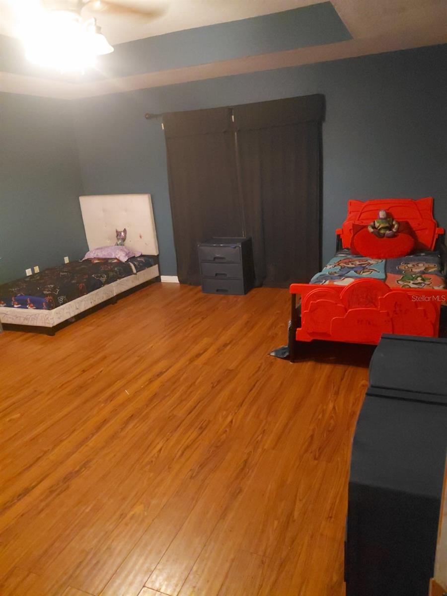 ROYAL HIGHLANDS - Residential