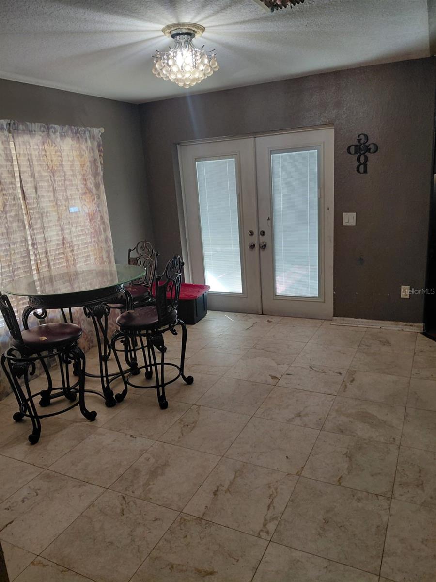 ROYAL HIGHLANDS - Residential