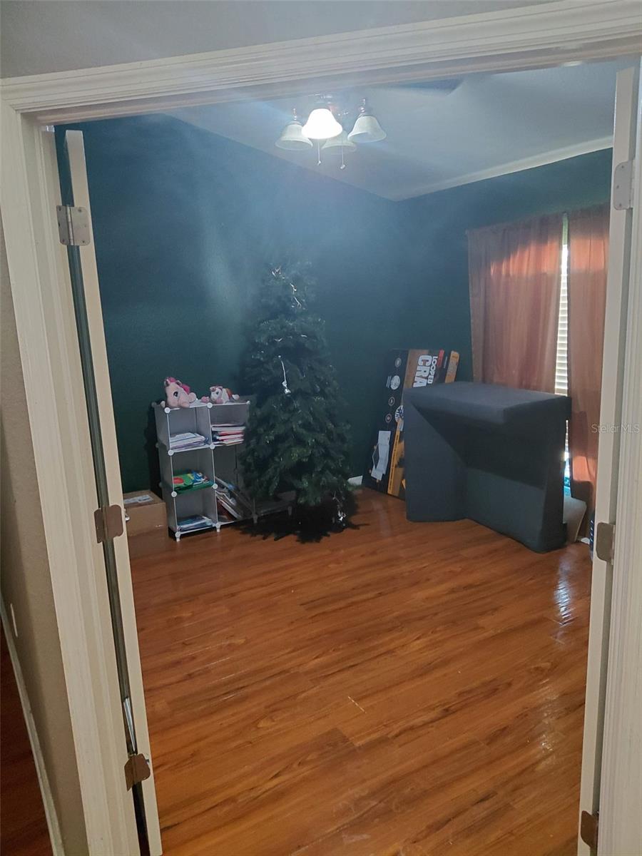 ROYAL HIGHLANDS - Residential