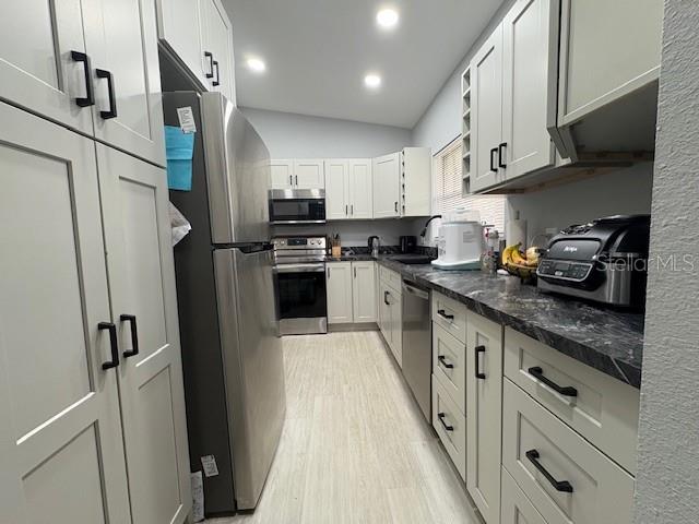 RICHLAND MANOR - Residential