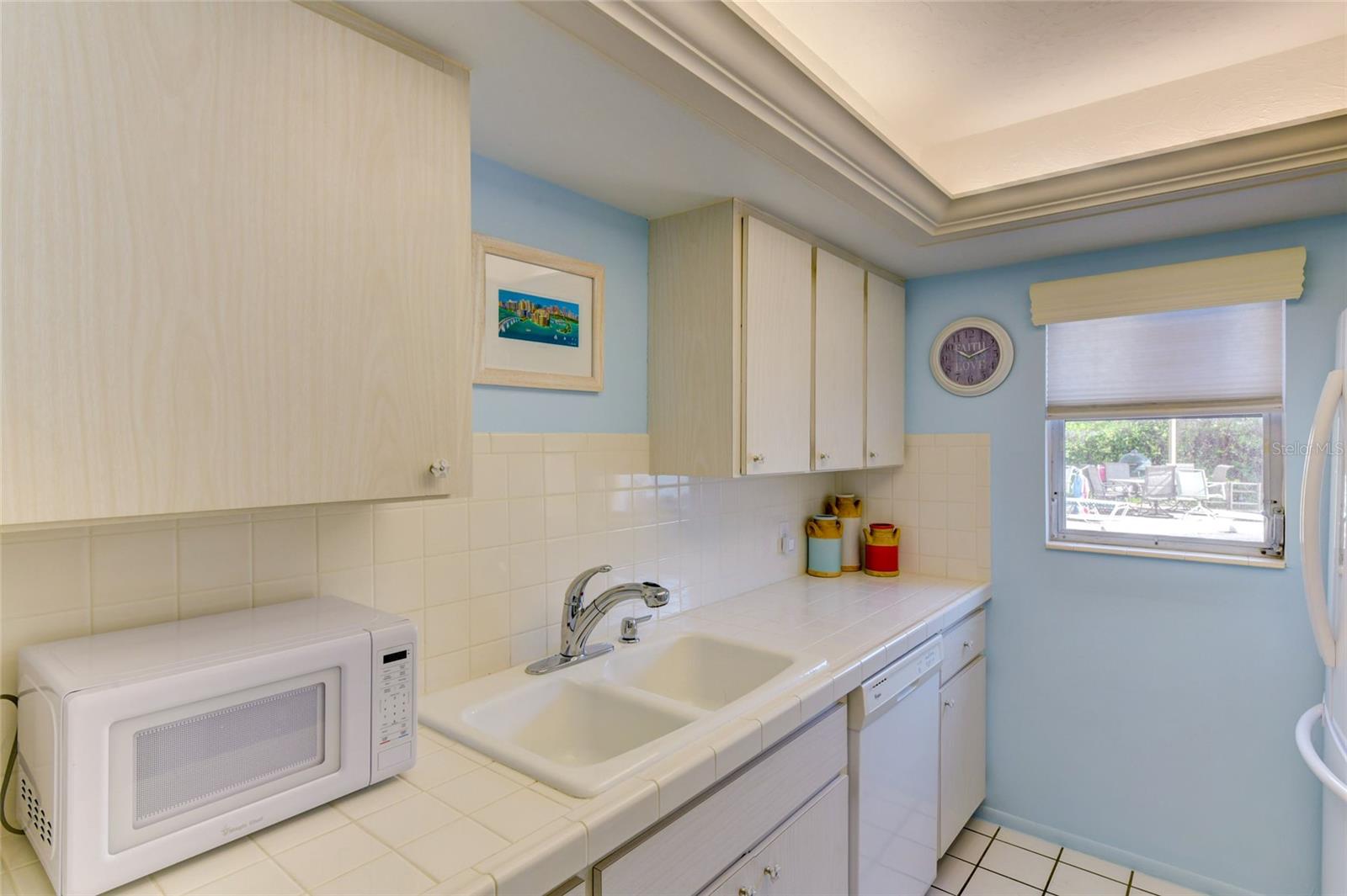 LIDO ROYALE - Residential Lease