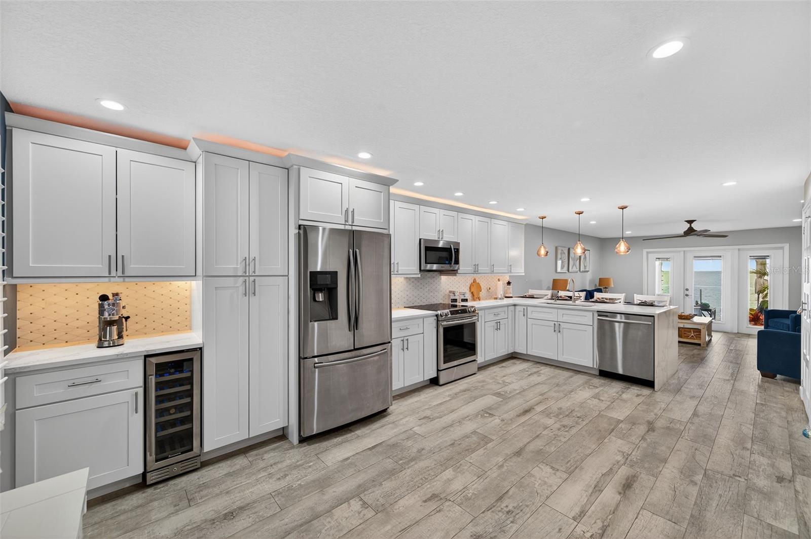 5186 COQUINA KEY DRIVE SE