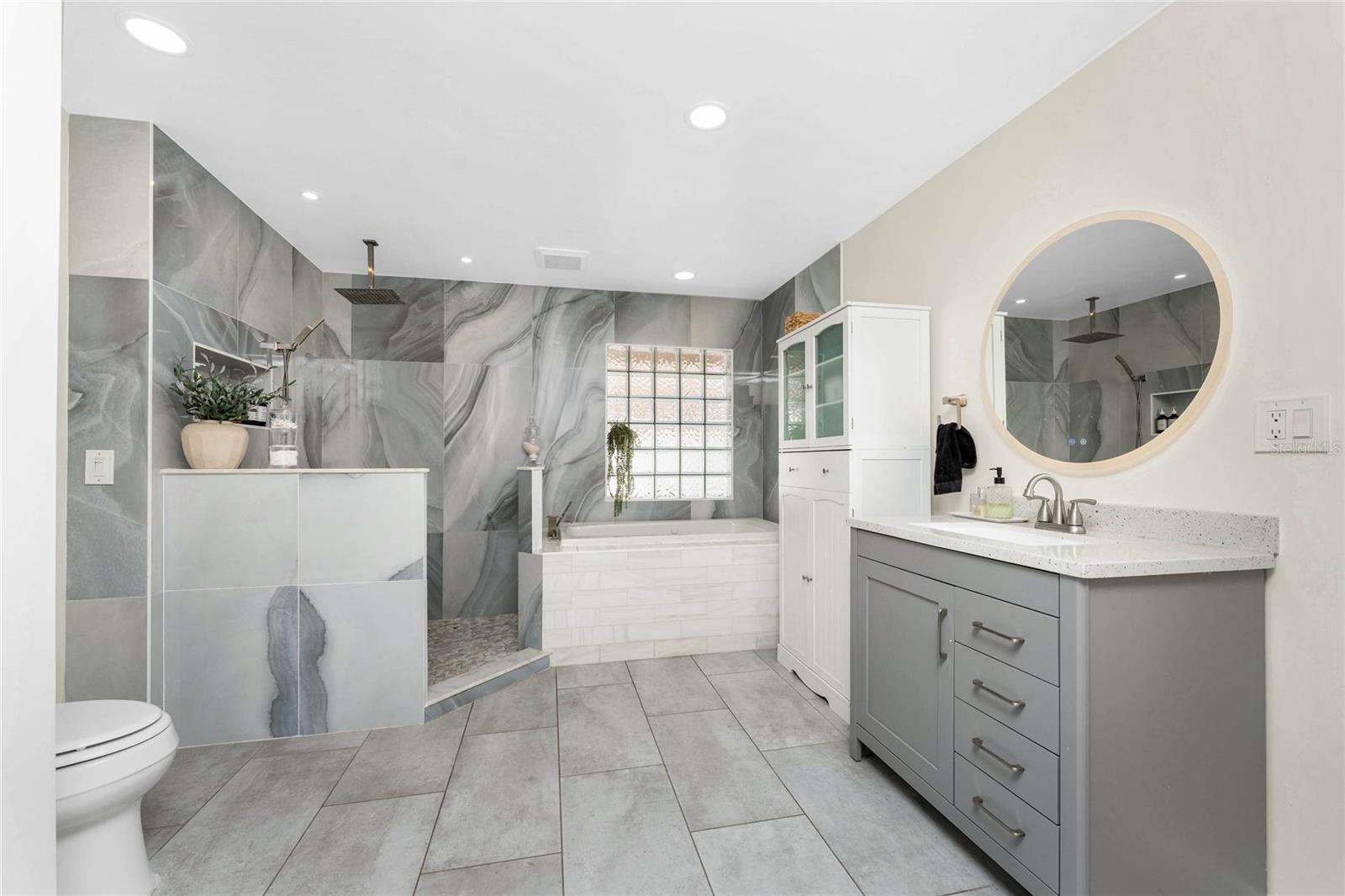 OAK HOLLOW AS - Residential