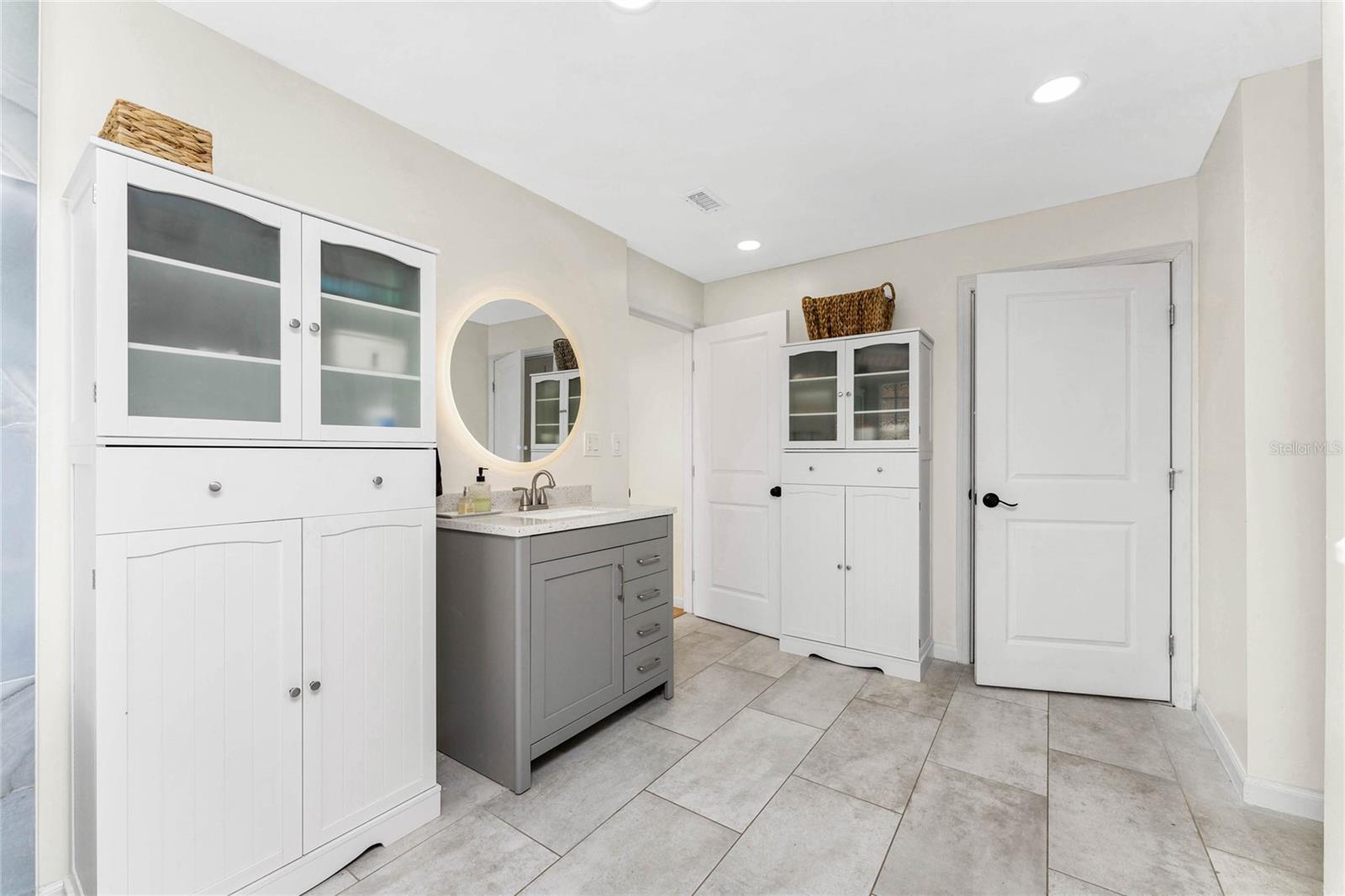 OAK HOLLOW AS - Residential