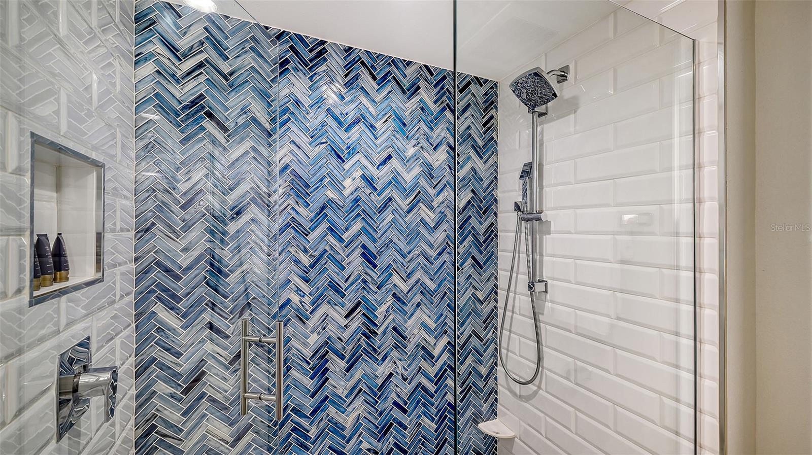 INN ON THE BEACH PH II - Residential