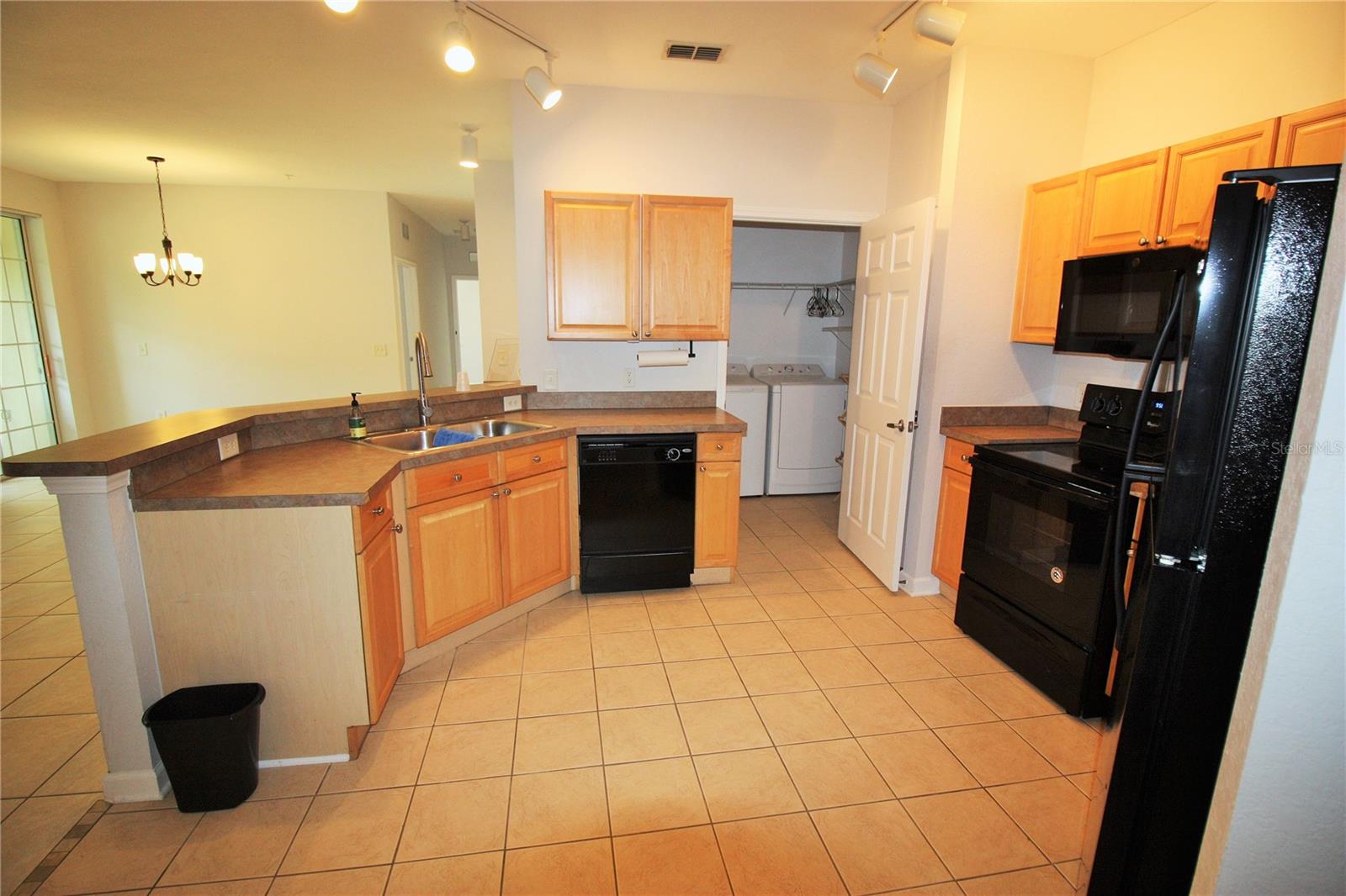 TERRACE RIDGE AT TOWN CENTER EAST CONDO - Residential Lease