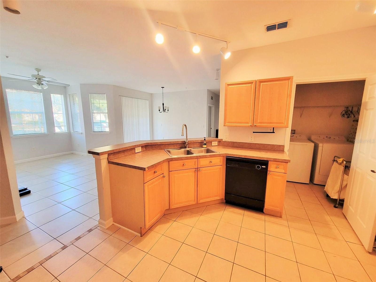 TERRACE RIDGE AT TOWN CENTER EAST CONDO - Residential Lease