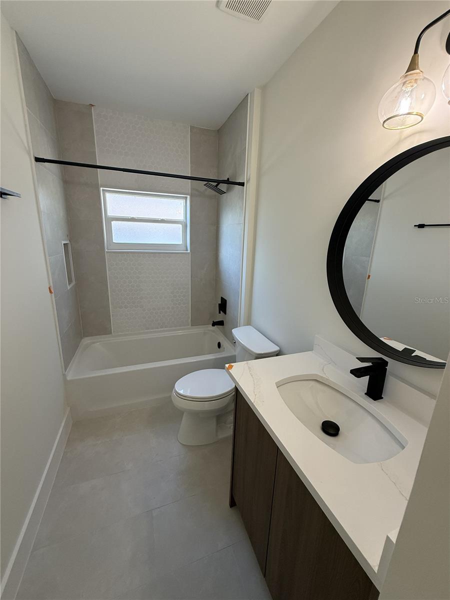 SOUTH VENICE - Residential