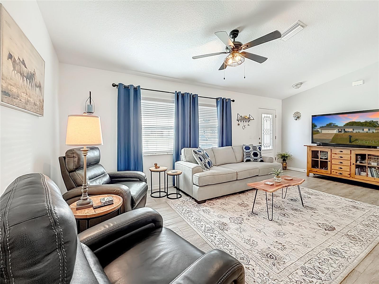 INVERNESS VILLAGE UN 4 - Residential