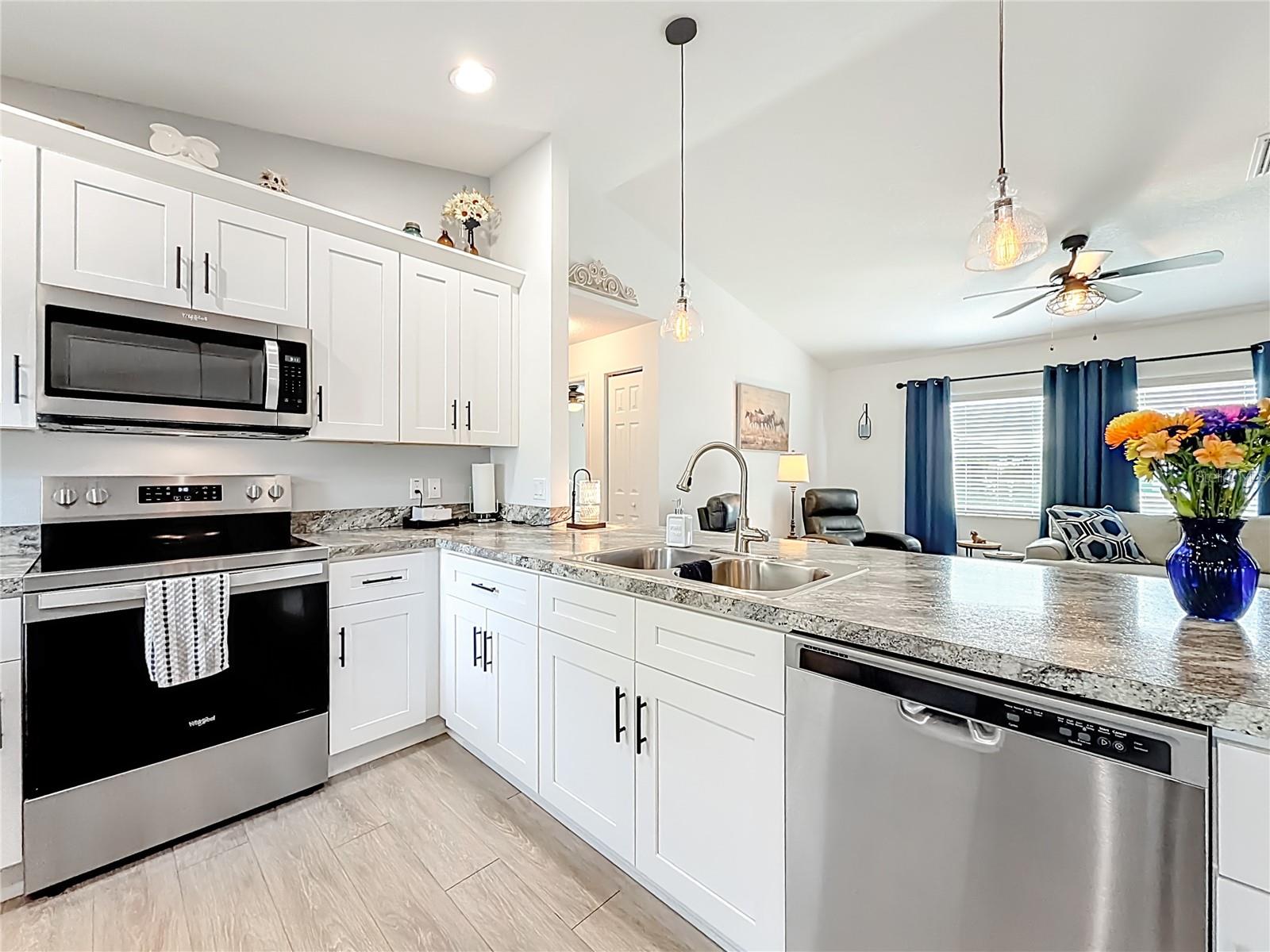 INVERNESS VILLAGE UN 4 - Residential