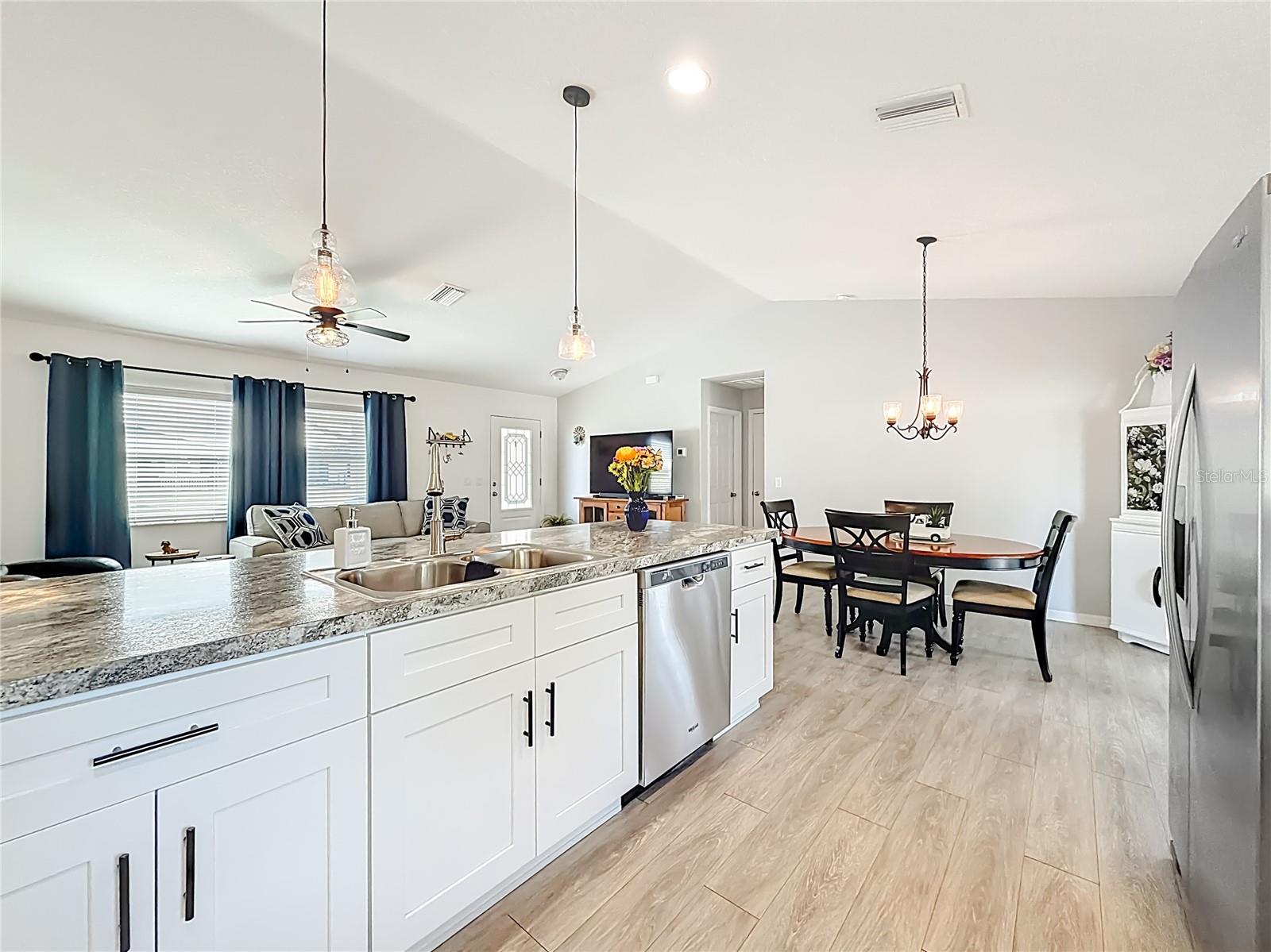 INVERNESS VILLAGE UN 4 - Residential