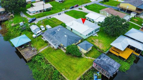 A home in LAKE WALES