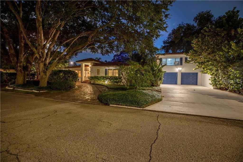 Photo of 2200 2nd Street N, St Petersburg, FL 33704 (MLS # TB8471387)