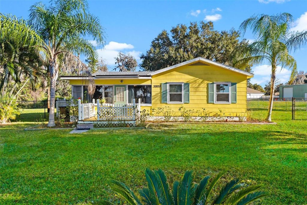 Photo of 32828 Lake Eustis Drive, Tavares, FL 32778 (MLS # G5107339)